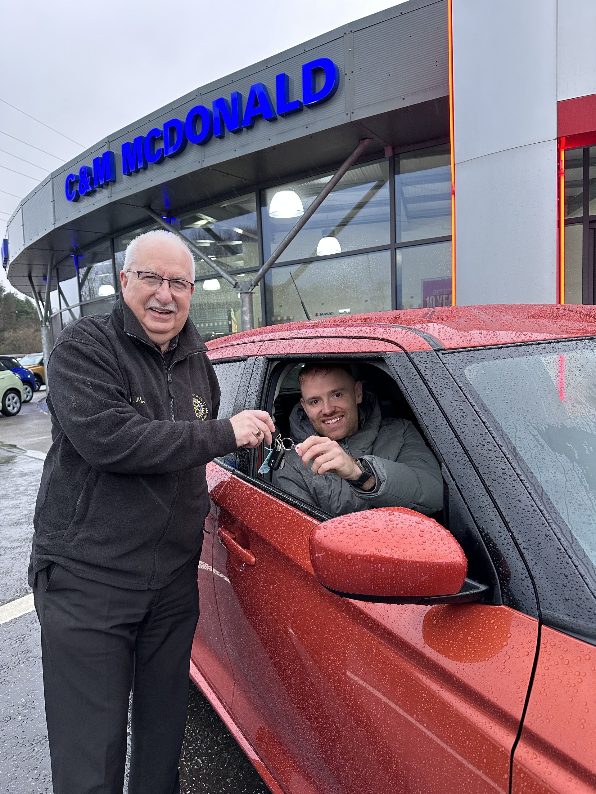 Alan Pirie with Winner Darral Murray